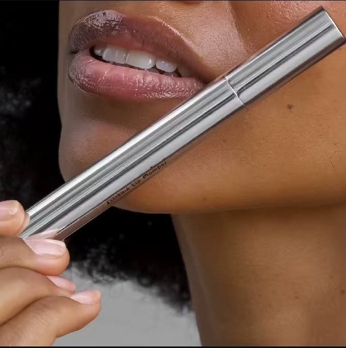 Luciu pentru volumul buzelor